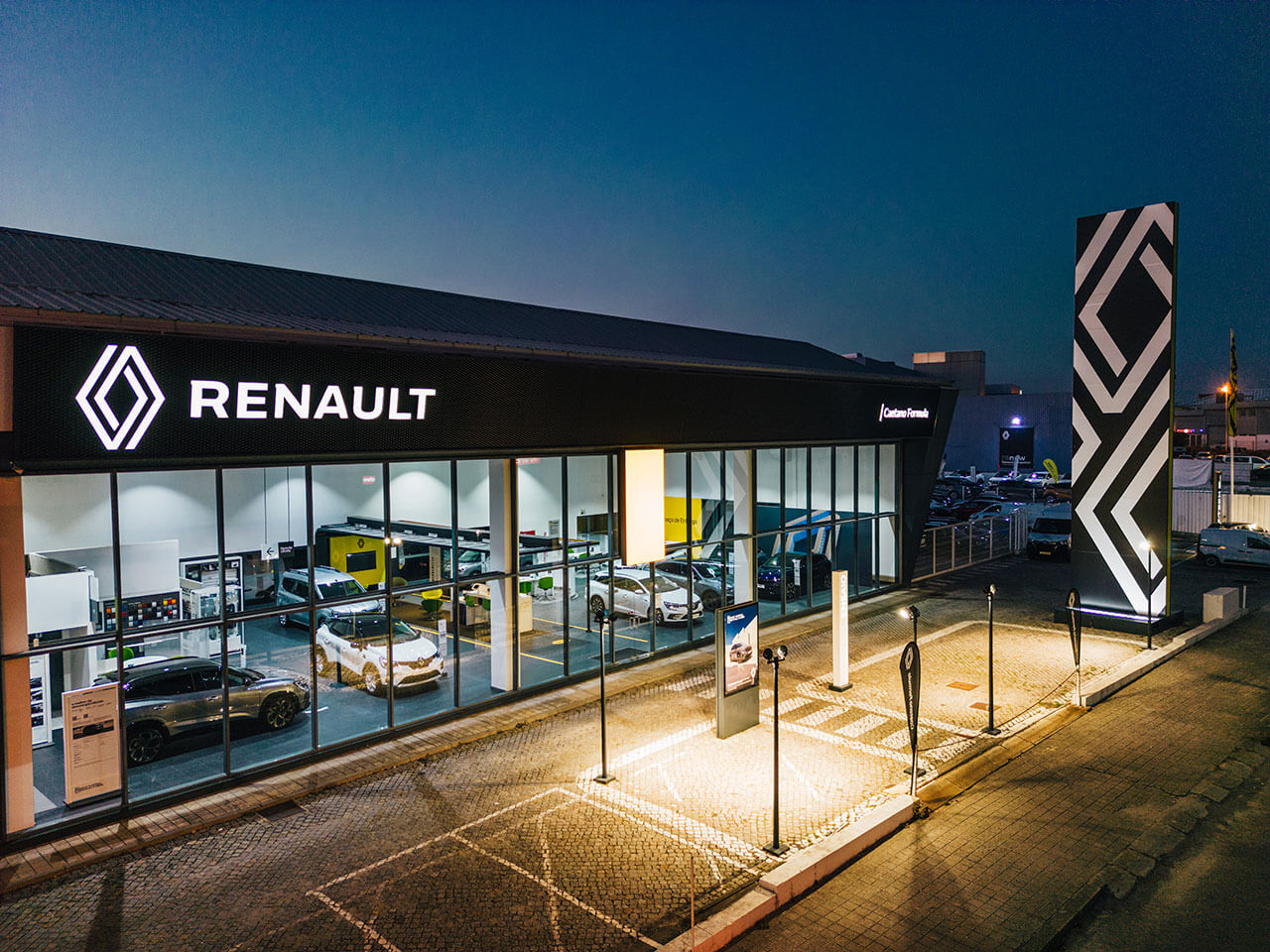Fachada concessionários Renault - Caetano Formula