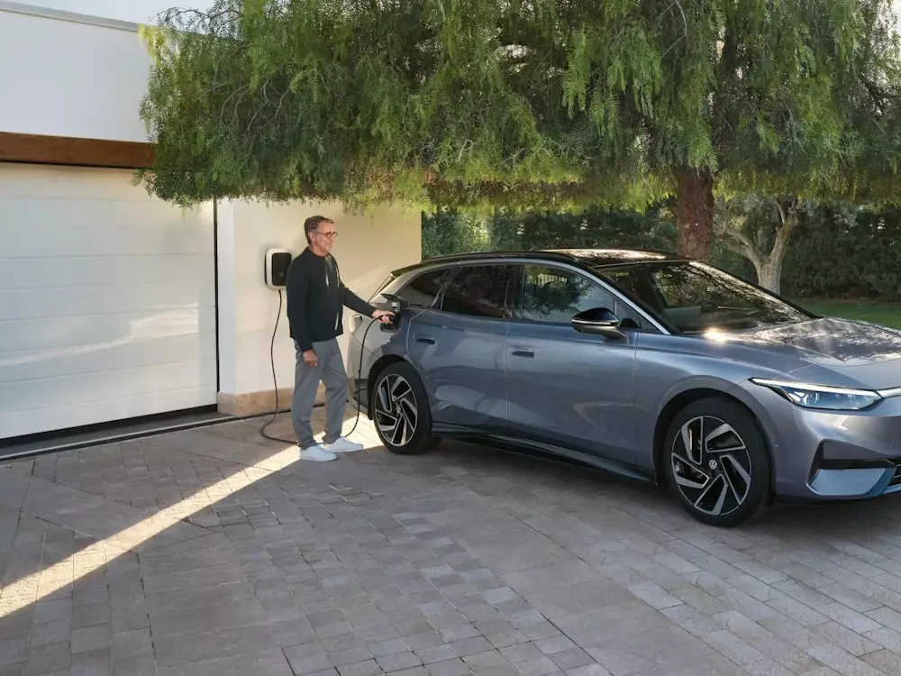 Volkswagen elétrico a carregar