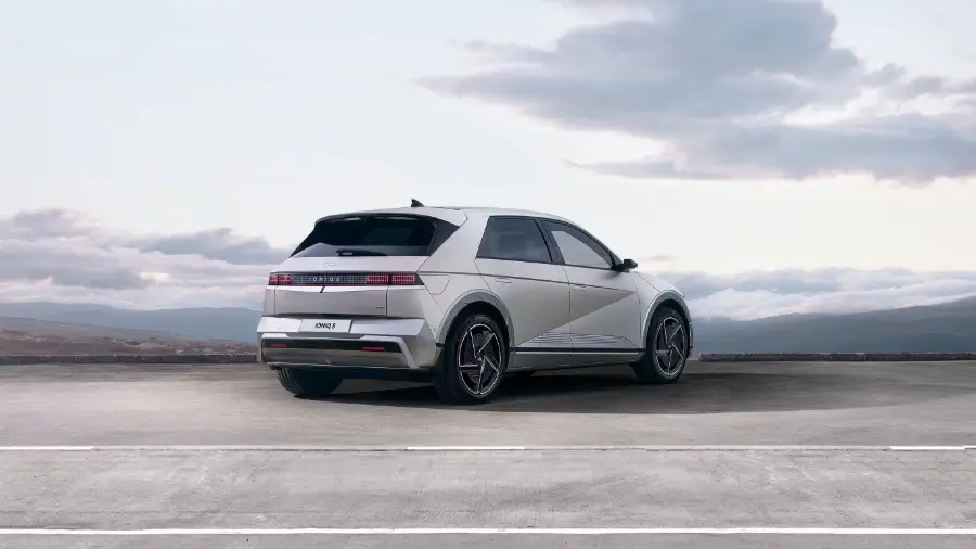 IONIQ-5 visto de traseira